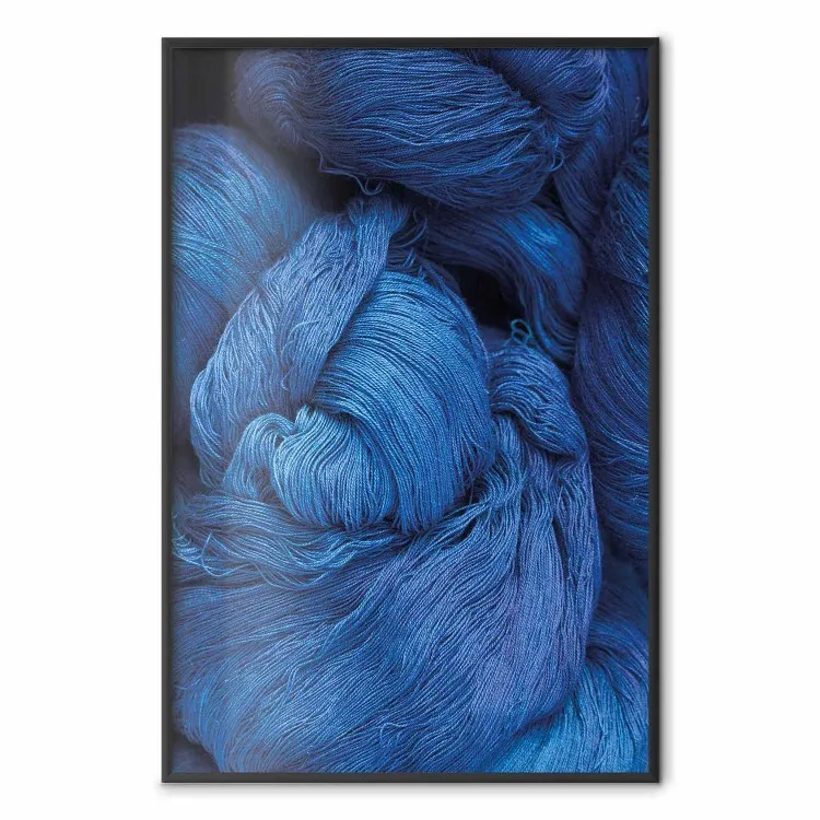 Fio Azul - composição de inverno com uma bola de lã azul-marinho