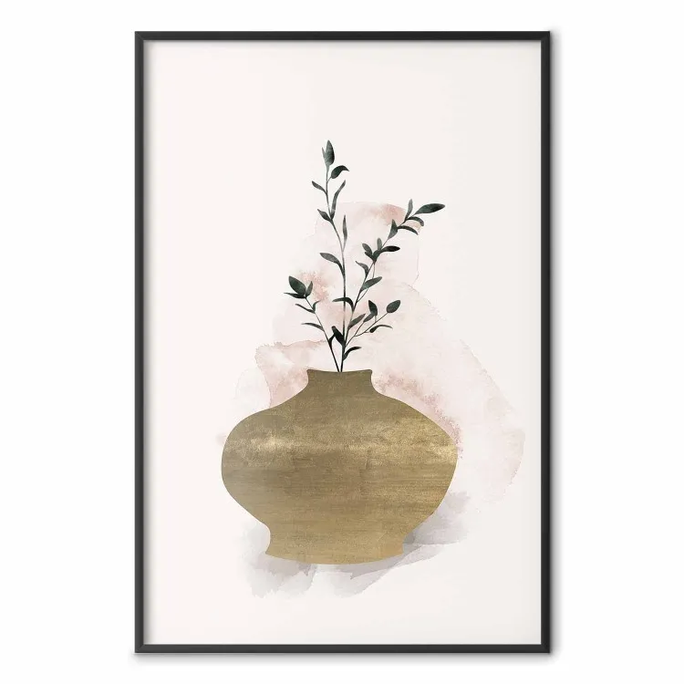 Vaso Dourado - uma composição simples com folhagem verde em um vaso sobre fundo bege