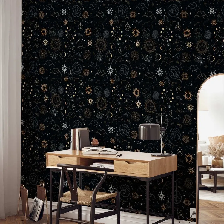 Cosmos - símbolos decorativos do sol e da lua no céu noturno